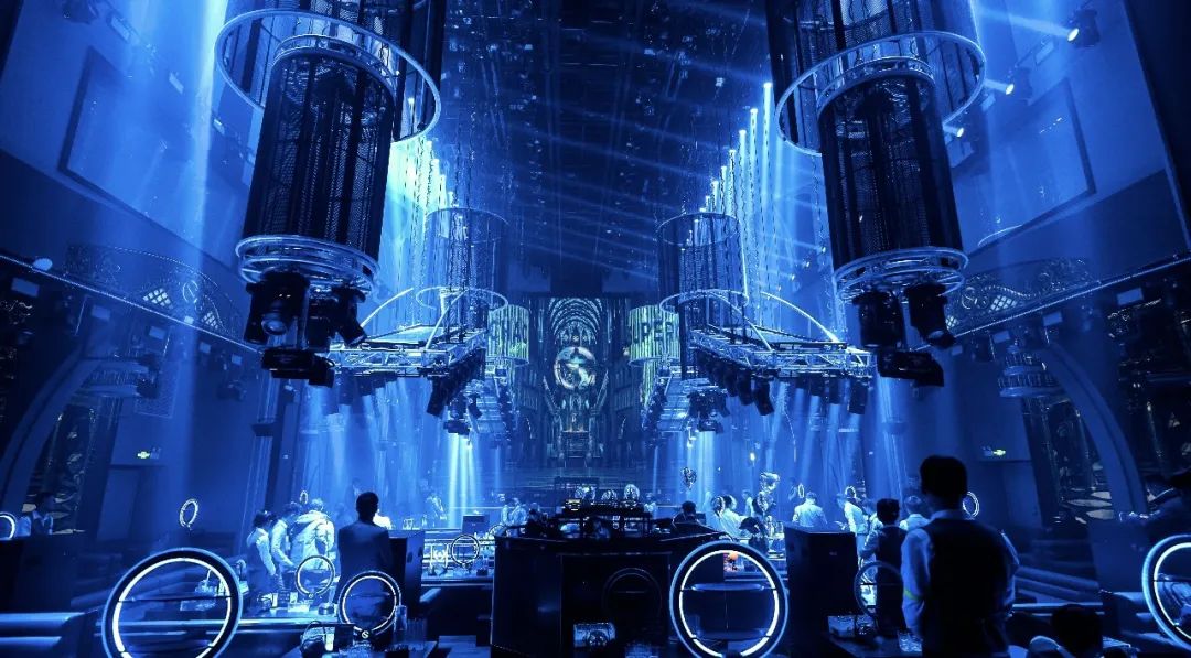 moving truss stage system