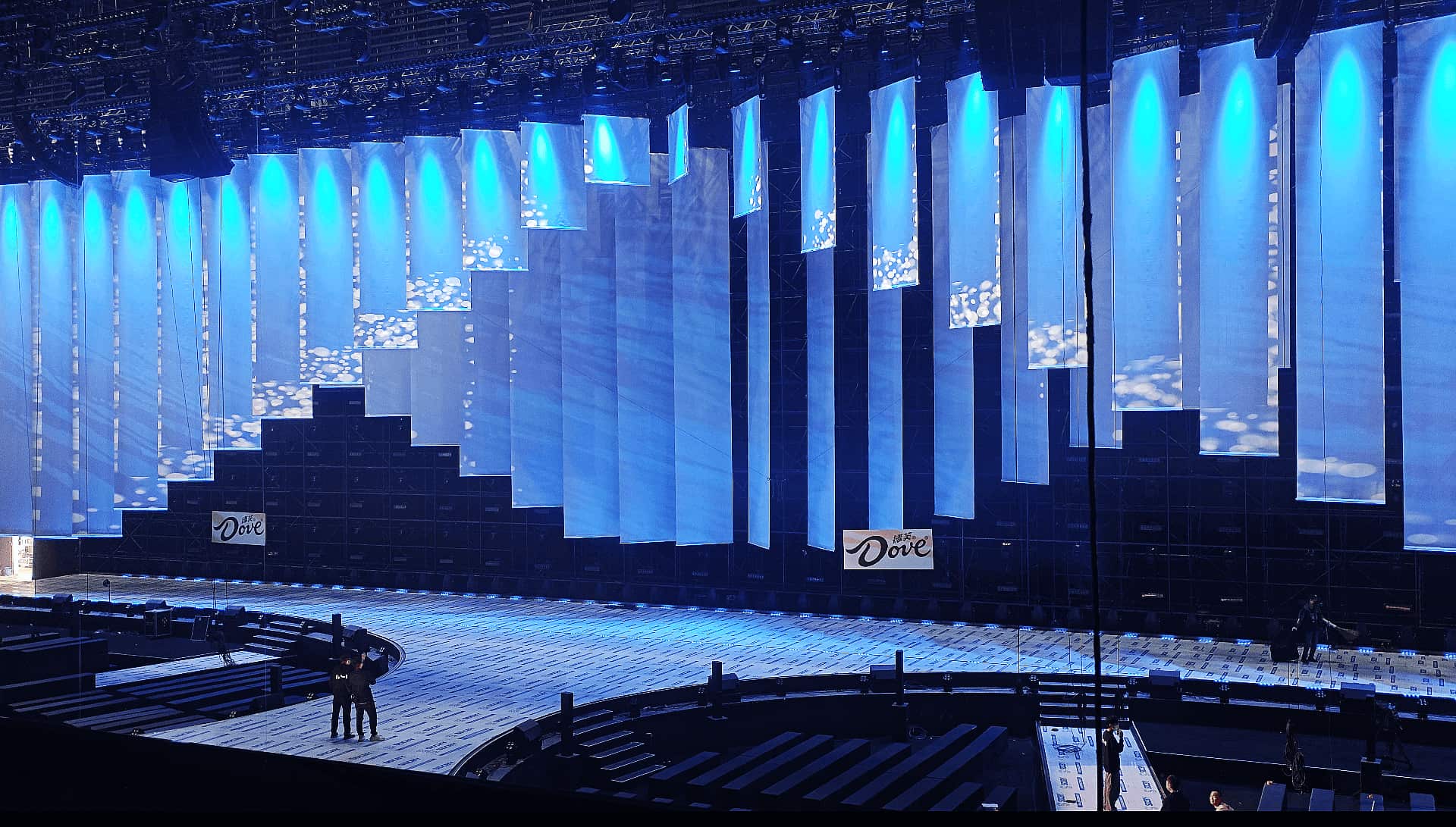 Custom Multi-Axis Synchronized Stage Automation for National TV Music Finals