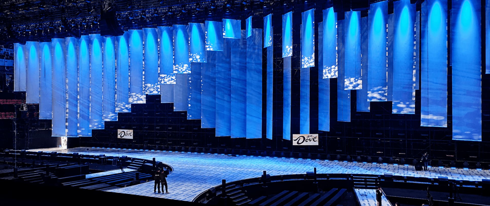 Multi-Axis Synchronized Entertainment Automation for National TV Music Finals