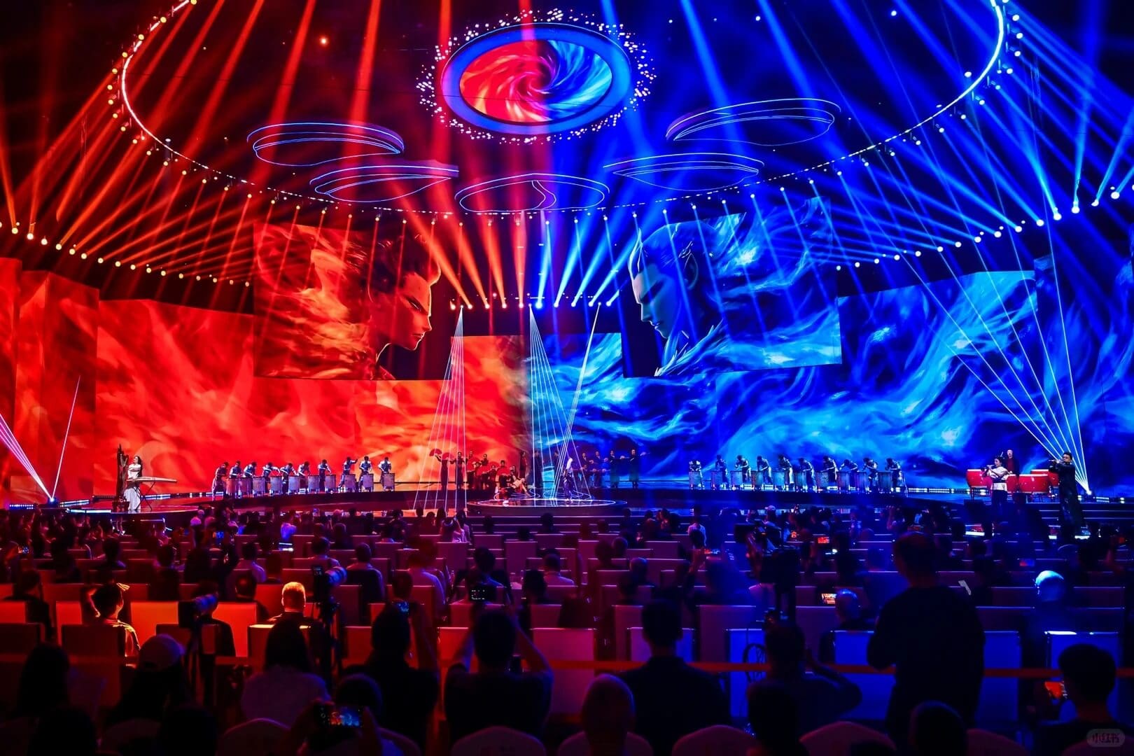 Dual curved LED screens